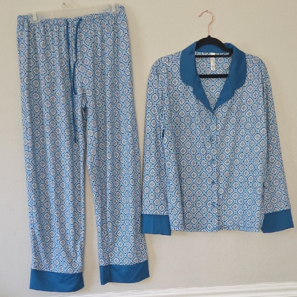 Flora Nikrooz Other - 2 Piece Pajama Set (M)